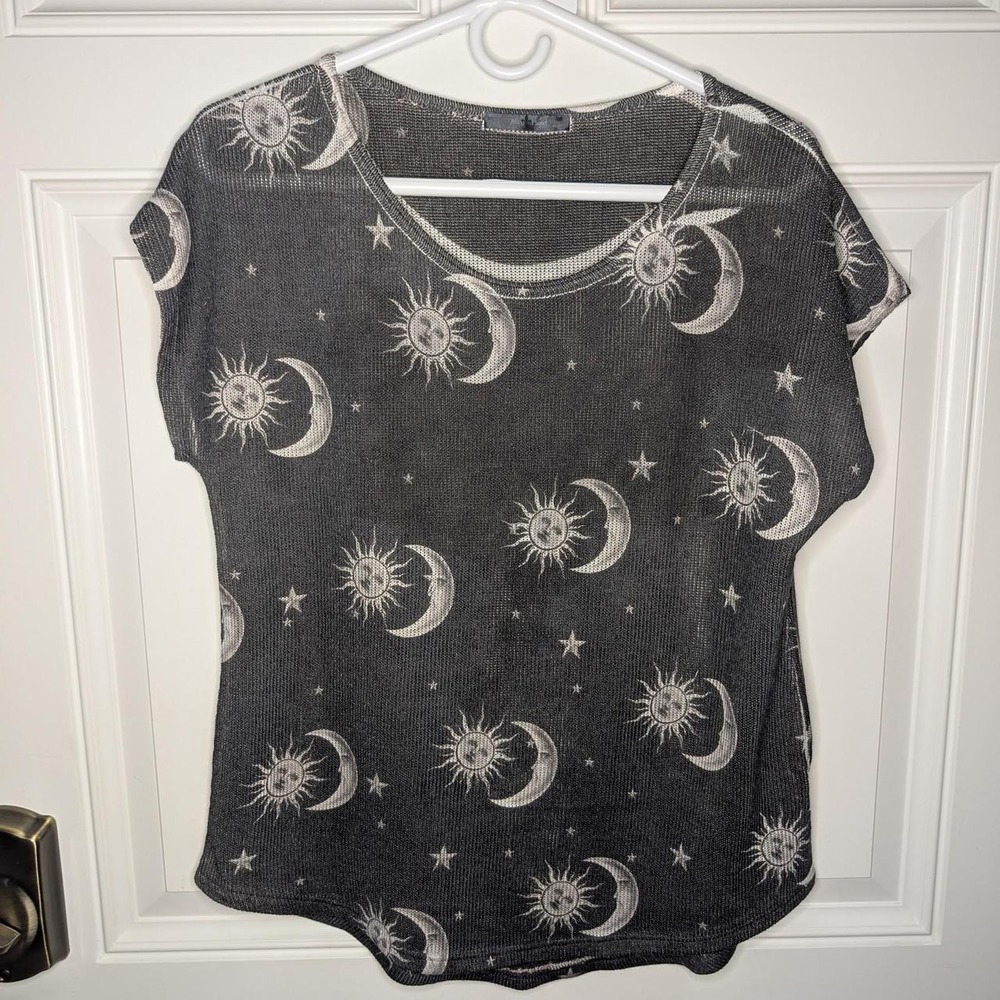 Celestial Sun Moon Stars Short Sleeve Shirt Women's Large XL Gray Semi Sheer Top
